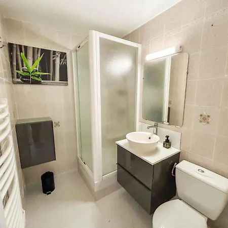 Appartement T2 Au Calme Avec Piscine Et Parking